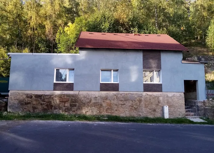 Apartman Nejdek アパート *